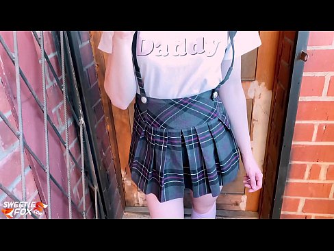 ❤️ Gabadha dugsiga ayaa si qoto dheer u nuugta dickkeeda oo u fudayd halkii ay casharada ka qaadan lahayd. ️❌ Porno Guri ﹏